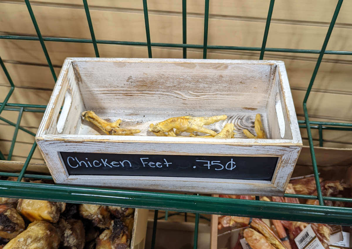 Chicken feet 75¢